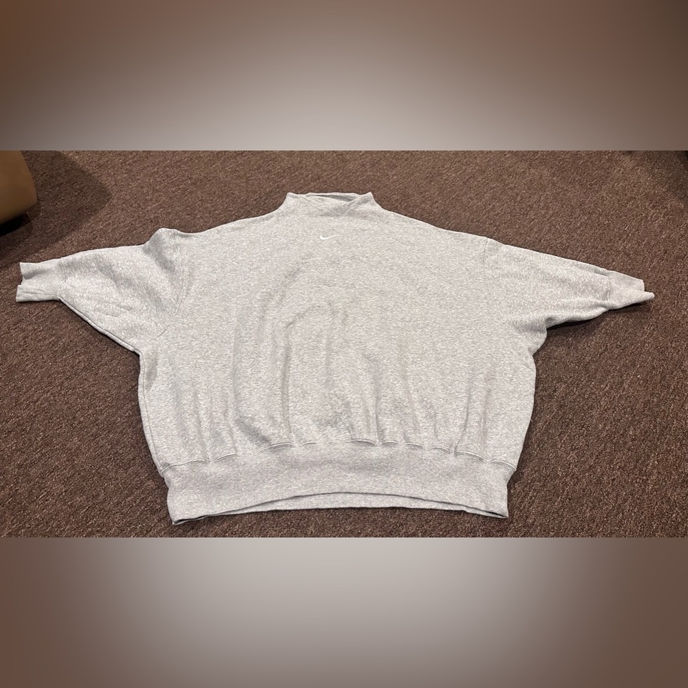 Nike Light Gray Cropped Sweatshirt